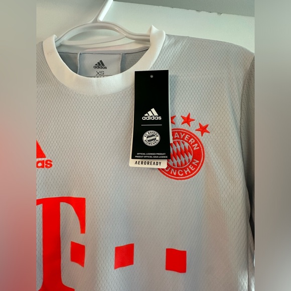 2020-2021 Bayern Munich Away Jersey XS - Picture 2 of 3